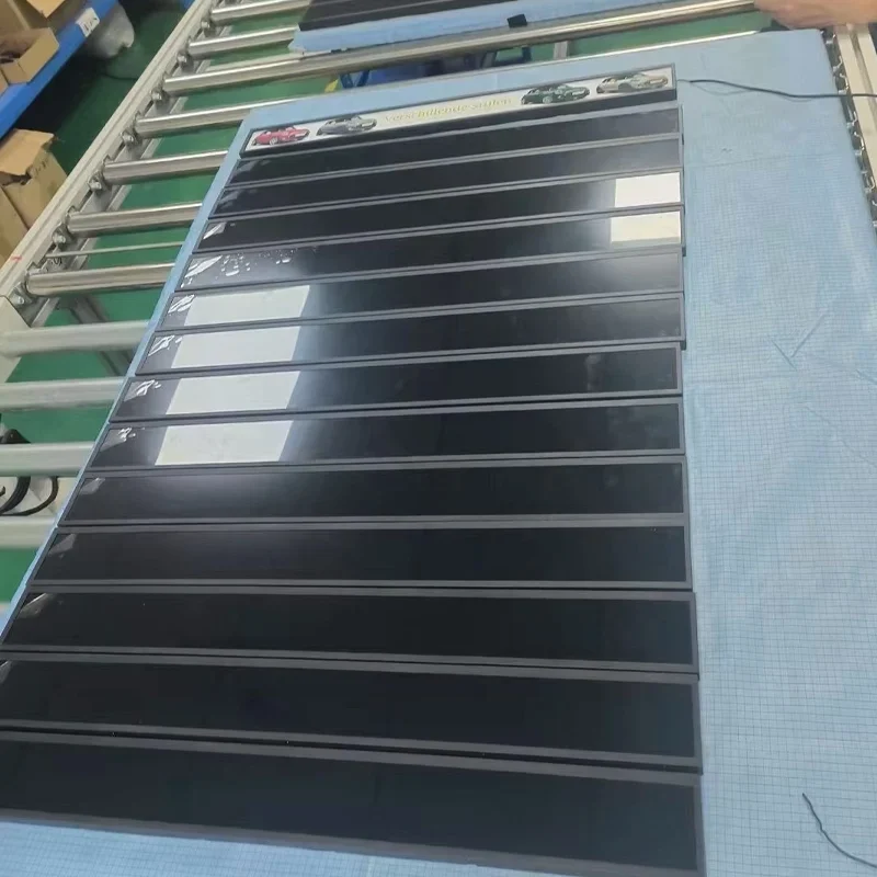 Stretched bar LCD displays construction detail